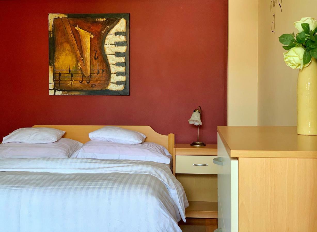 Guest House Amalija Ragusa Esterno foto